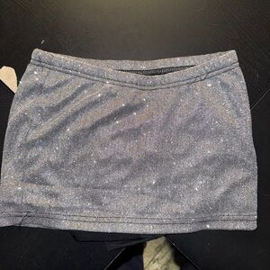 Mini skirt w shorts!!!